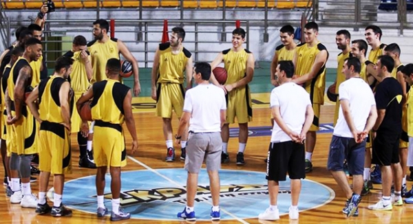 &Nu;ί&kappa;&eta; &kappa;&alpha;&iota; +4 &gamma;&iota;&alpha; &tau;&eta;&nu; &pi;&rho;ό&kappa;&rho;&iota;&sigma;&eta;